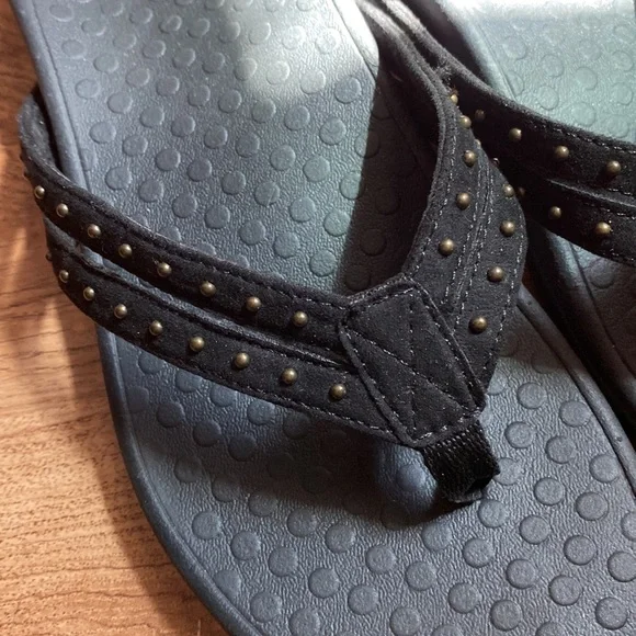 Vionic Tasha Flip Flops Sandals Black - Picture 2 of 6